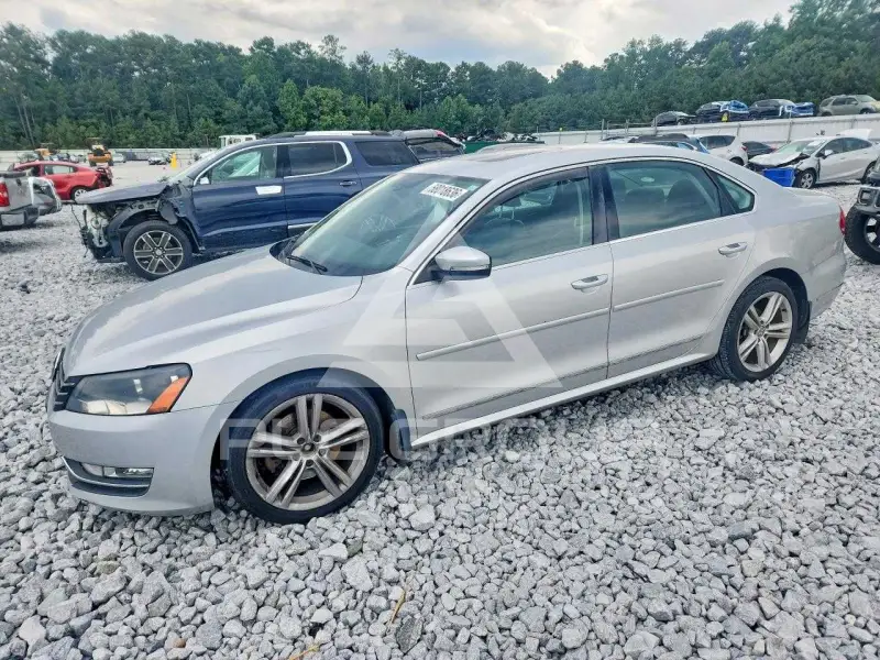 2013 Volkswagen Passat фото