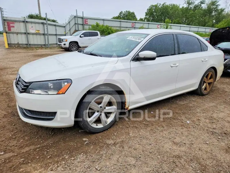 2013 Volkswagen Passat фото
