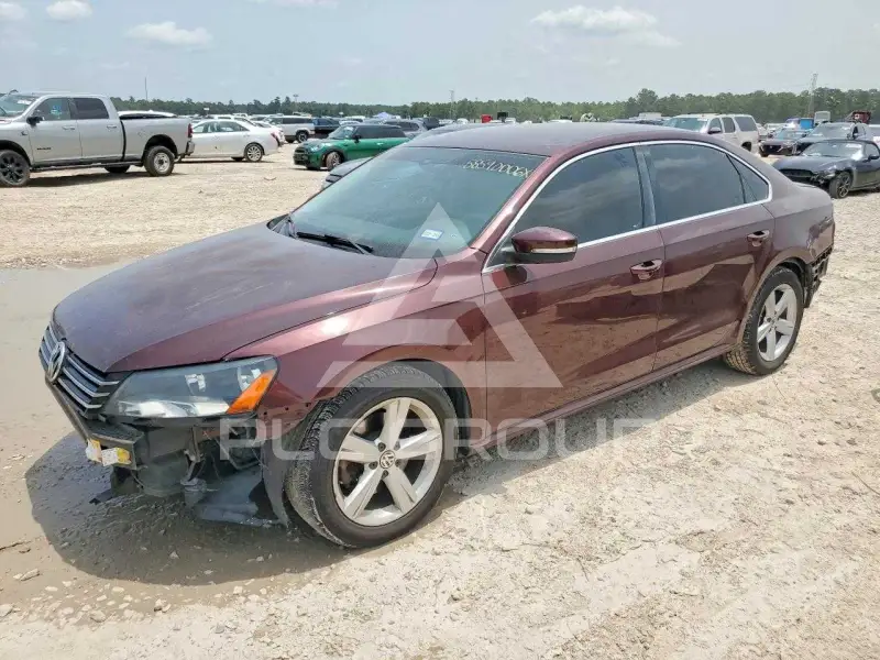 2013 Volkswagen Passat photo