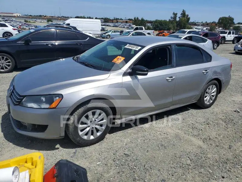 2013 Volkswagen Passat photo