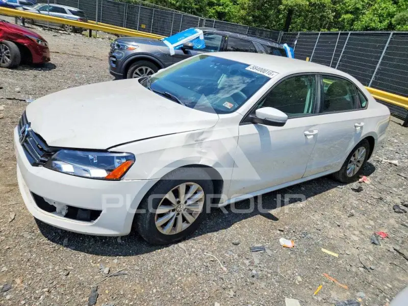 2013 Volkswagen Passat фото