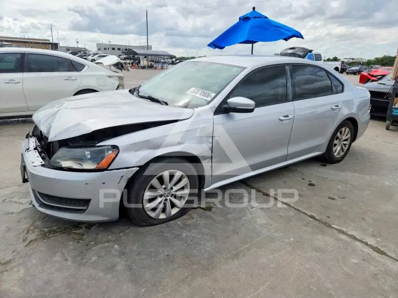 2013 Volkswagen Passat photo