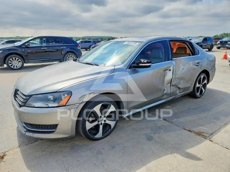 2013 Volkswagen Passat photo