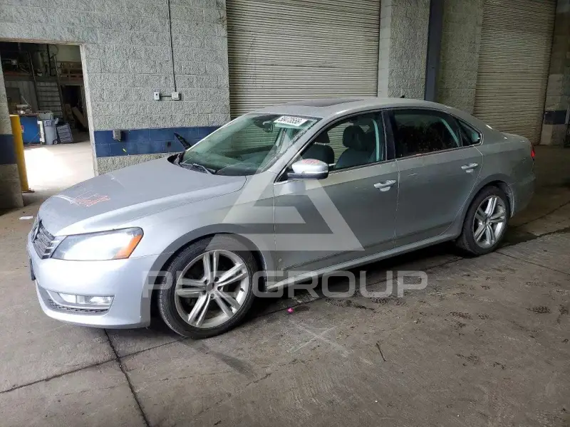 2013 Volkswagen Passat фото