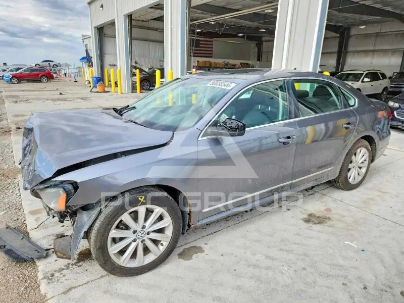 2013 Volkswagen Passat photo