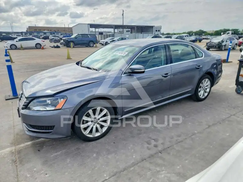 2013 Volkswagen Passat photo