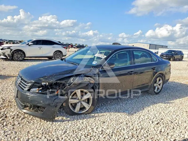 2013 Volkswagen Passat photo