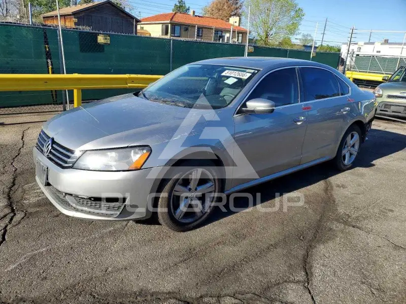 2013 Volkswagen Passat photo