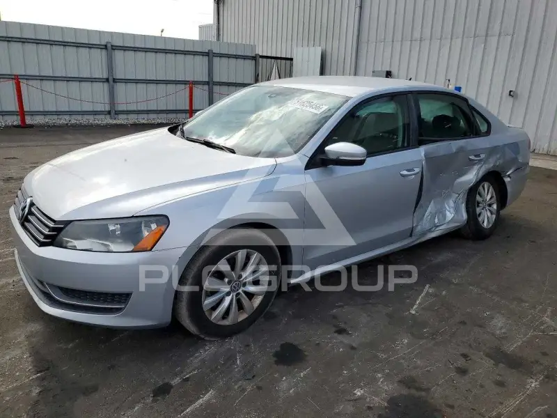 2013 Volkswagen Passat photo