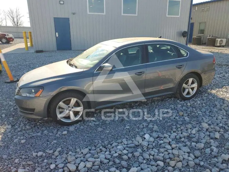 2013 Volkswagen Passat фото