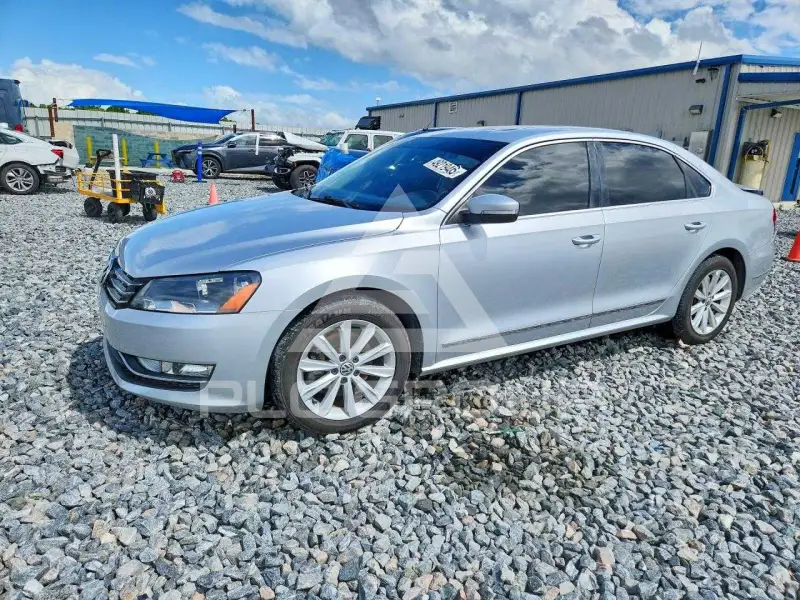 2013 Volkswagen Passat фото