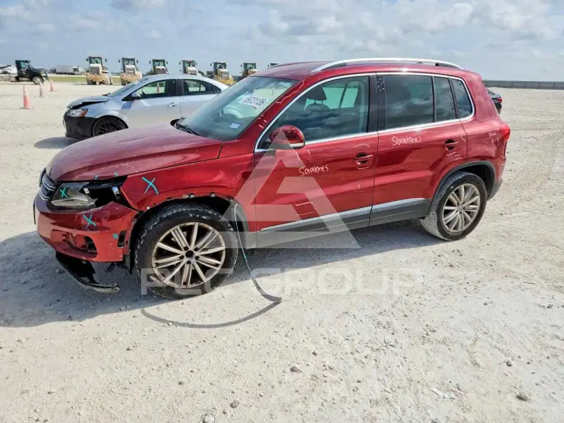 2013 Volkswagen Tiguan photo