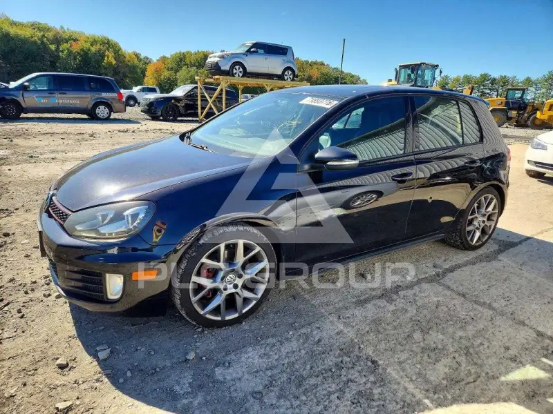 2013 Volkswagen GTI фото