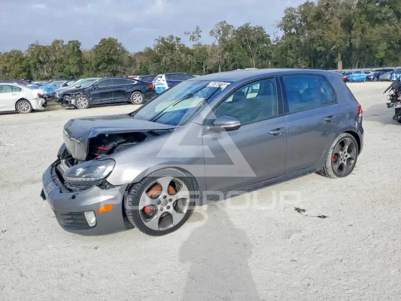 2013 Volkswagen GTI фото