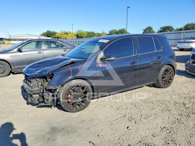 2013 Volkswagen GTI photo