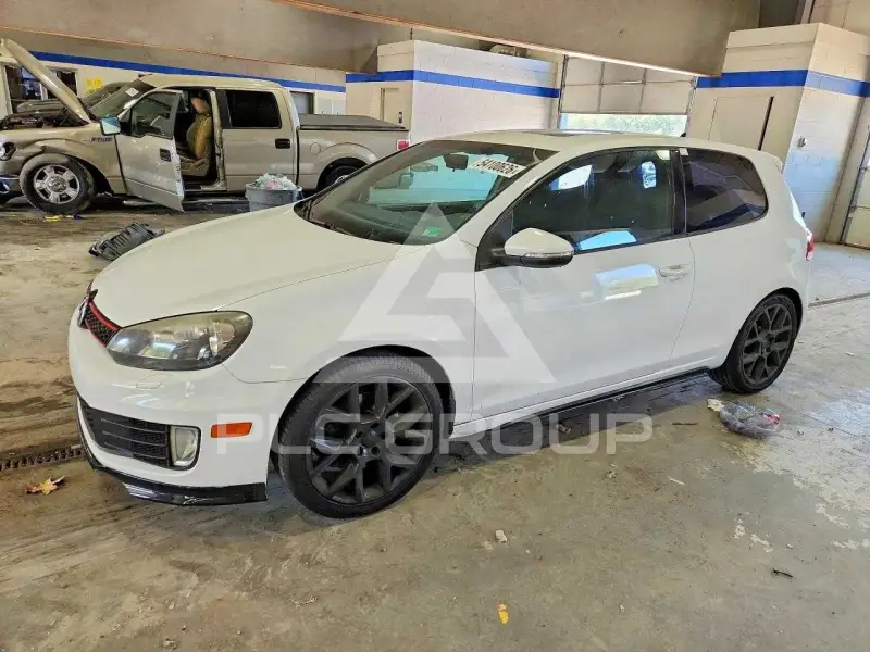 2013 Volkswagen GTI фото