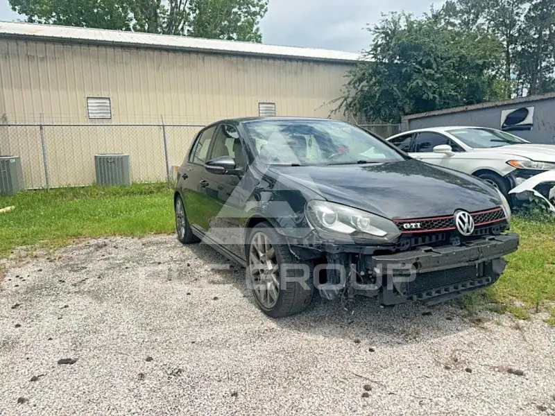 2013 Volkswagen GTI фото