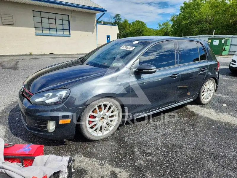 2013 Volkswagen GTI фото