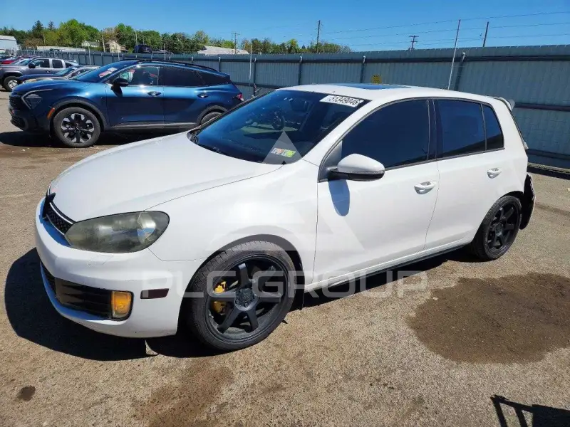 2013 Volkswagen GTI фото