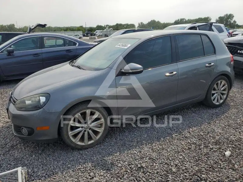 2013 Volkswagen GOLF photo
