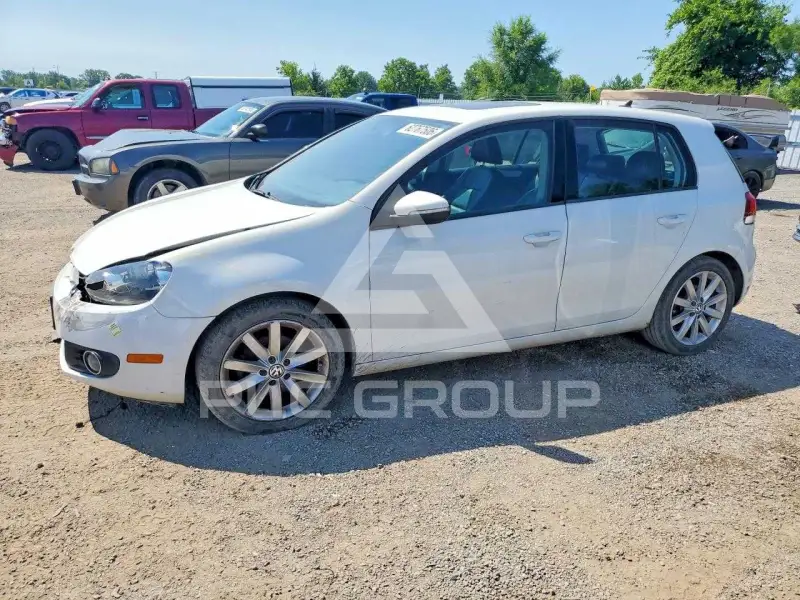 2013 Volkswagen GOLF photo