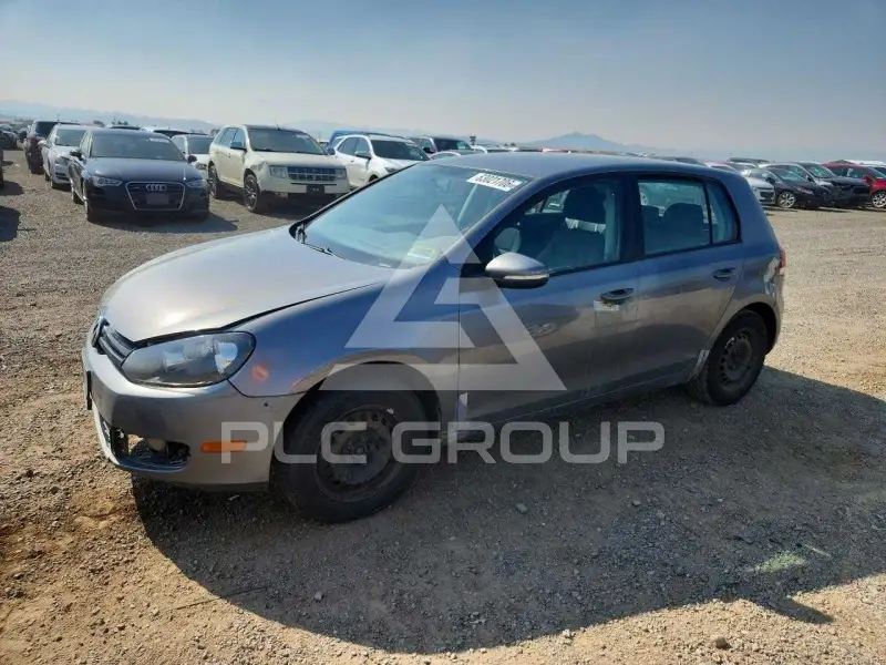 2013 Volkswagen GOLF photo