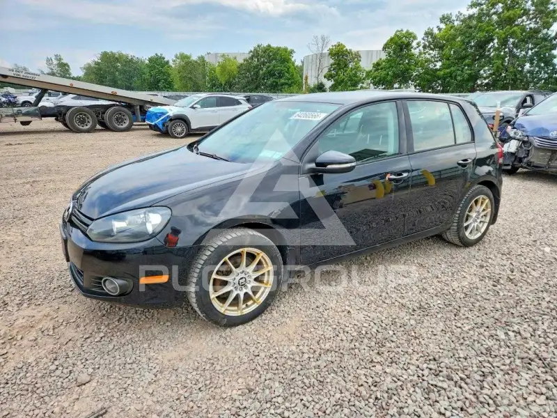2013 Volkswagen GOLF photo