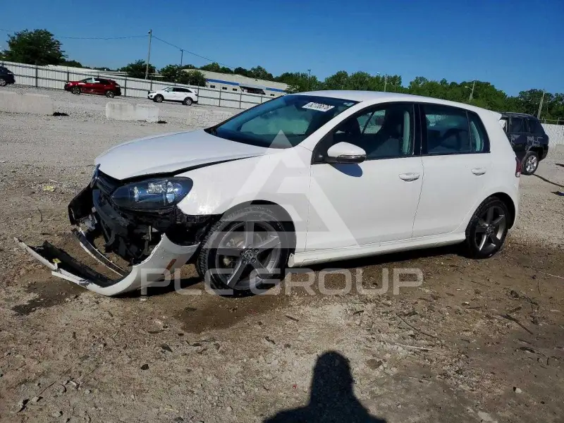 2013 Volkswagen GOLF photo