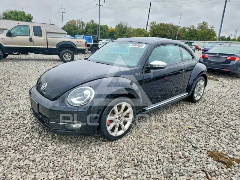2013 Volkswagen BEETLE photo