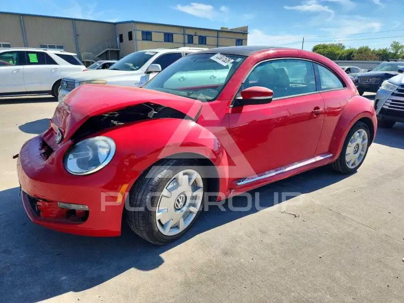 2013 Volkswagen BEETLE фото