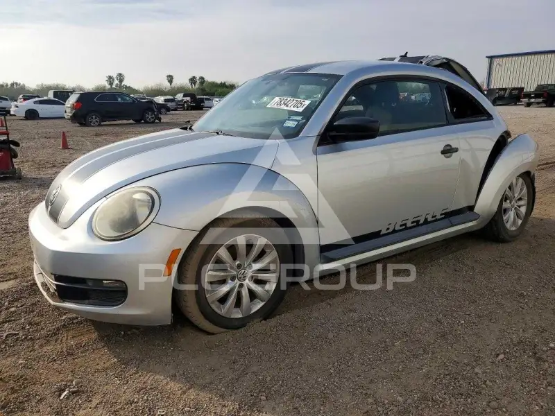 2013 Volkswagen BEETLE фото
