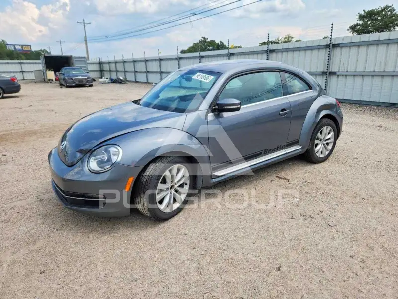 2013 Volkswagen BEETLE фото