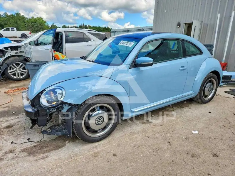 2013 Volkswagen BEETLE фото