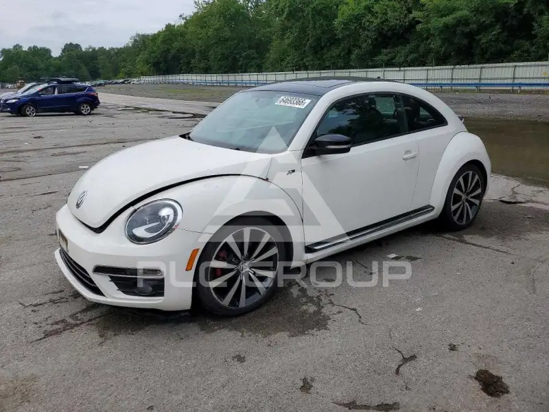 2013 Volkswagen BEETLE фото