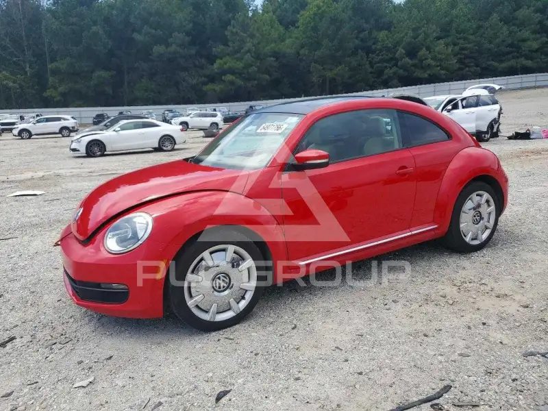 2013 Volkswagen BEETLE photo