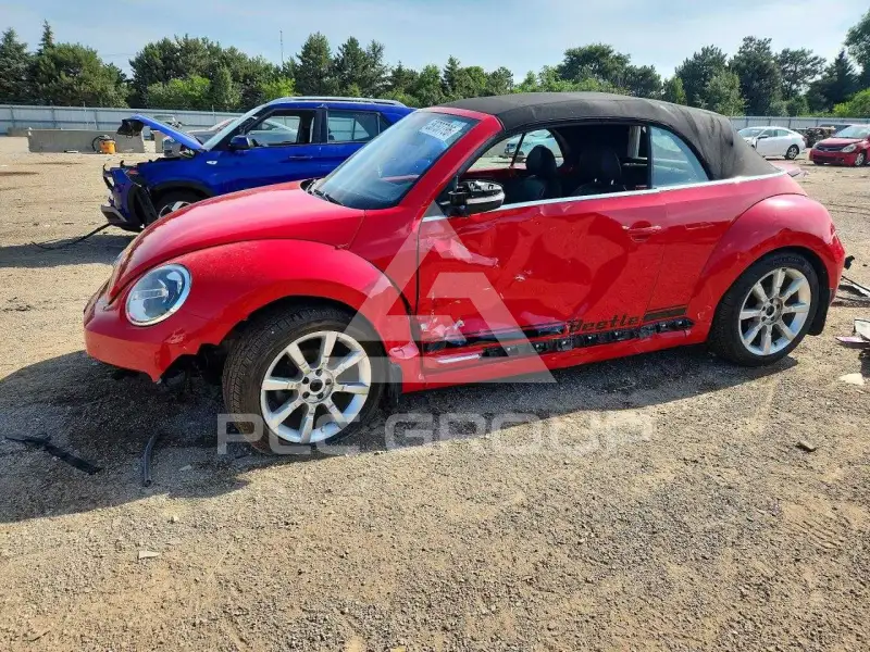 2013 Volkswagen BEETLE фото