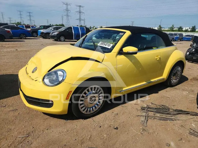 2013 Volkswagen BEETLE фото