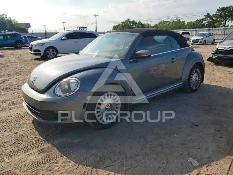 2013 Volkswagen BEETLE photo