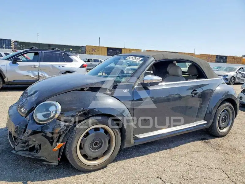 2013 Volkswagen BEETLE фото