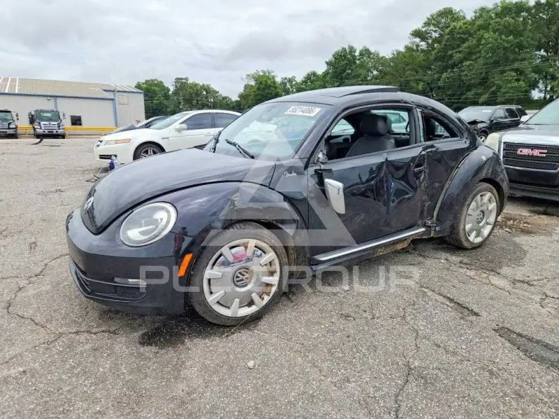 2013 Volkswagen BEETLE фото