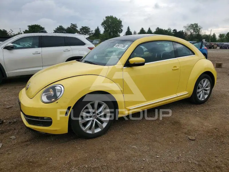 2013 Volkswagen BEETLE photo
