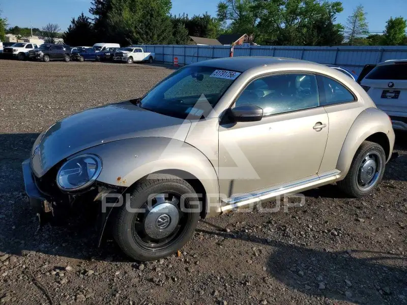 2013 Volkswagen BEETLE фото