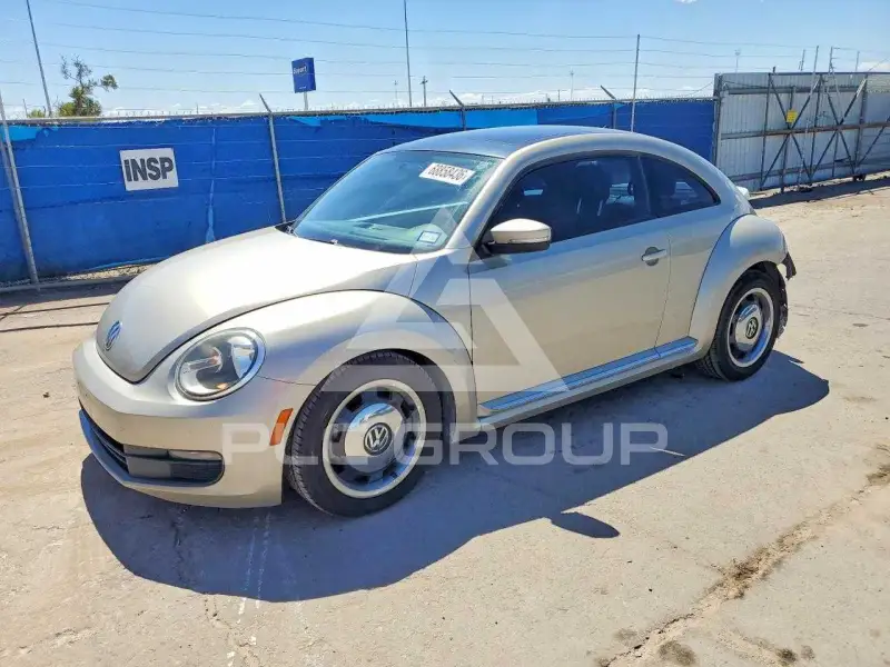 2013 Volkswagen BEETLE фото