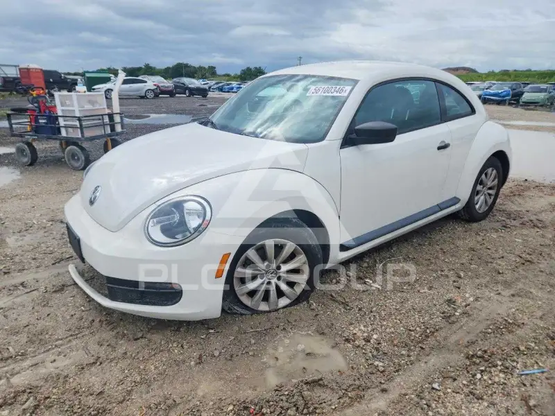 2013 Volkswagen BEETLE photo