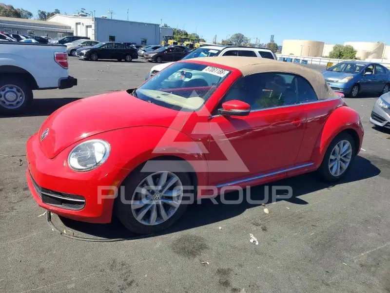 2013 Volkswagen BEETLE photo