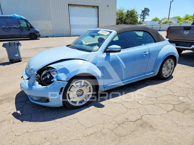 2013 Volkswagen BEETLE фото