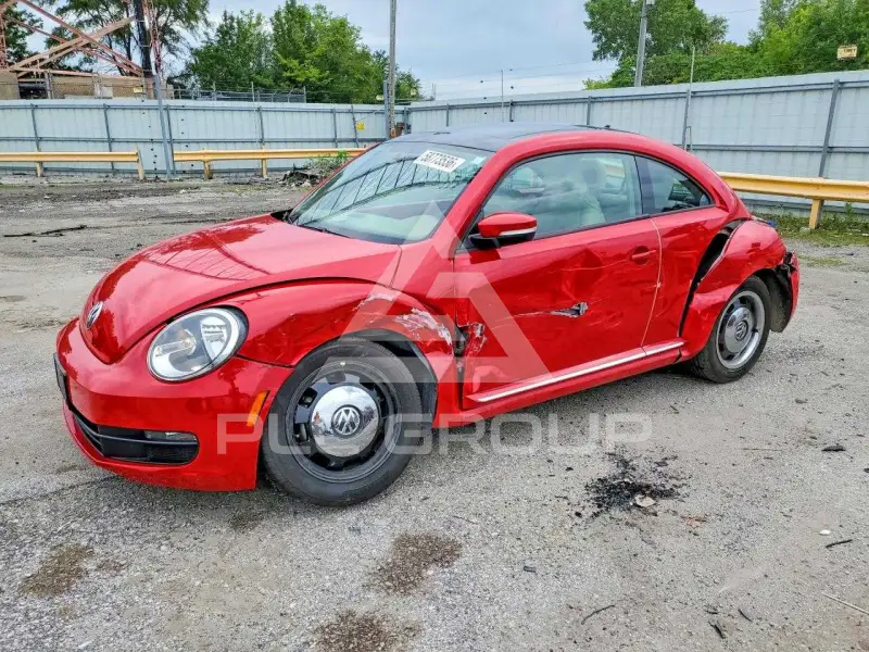 2013 Volkswagen BEETLE фото