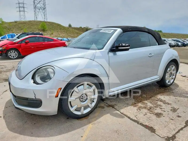 2013 Volkswagen BEETLE фото