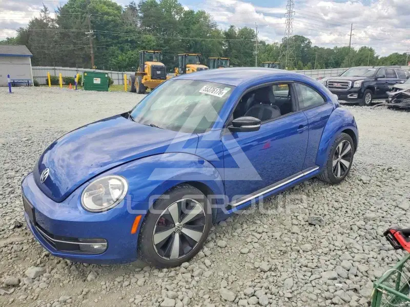 2013 Volkswagen BEETLE фото