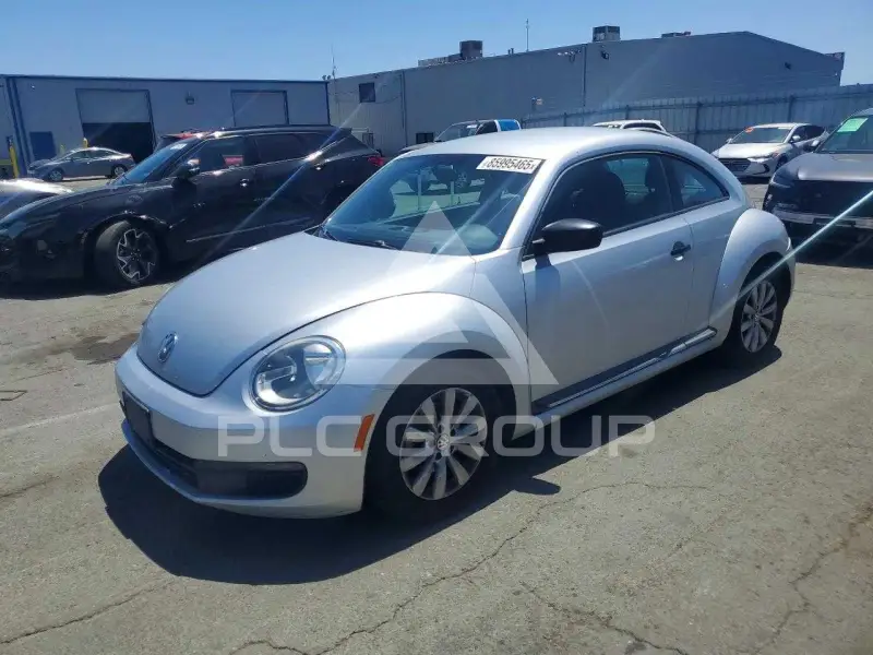 2013 Volkswagen BEETLE фото